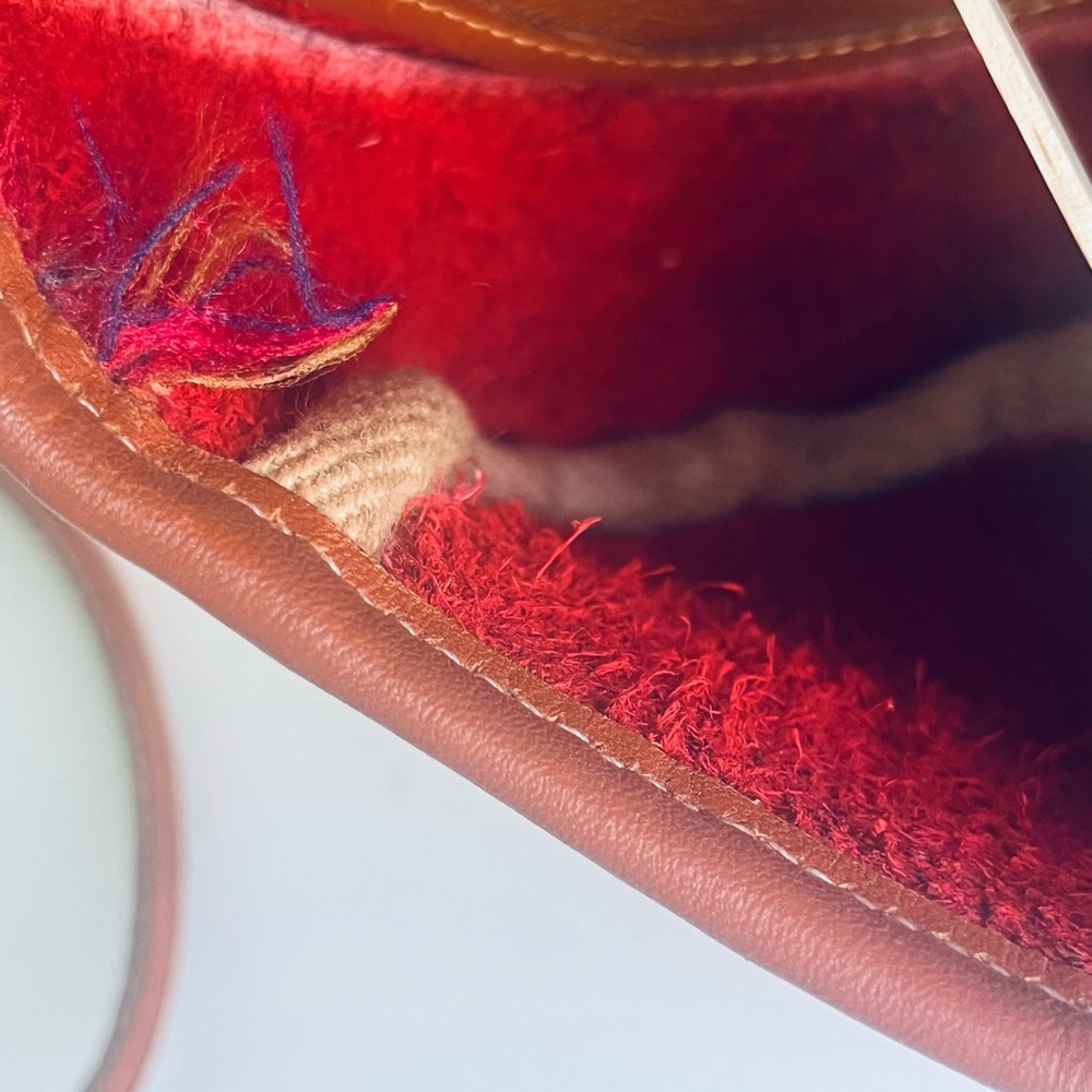 ♦️HOST PICK ♦️VINTAGE DOONEY & BOURKE RED BRITISH TAN CAVALRY SADDLEBAG … - Picture 14 of 16